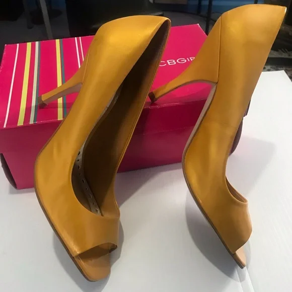 BCBGirls ARIEL Yellow Opalescent Peep Toe Heels - Picture 3 of 7